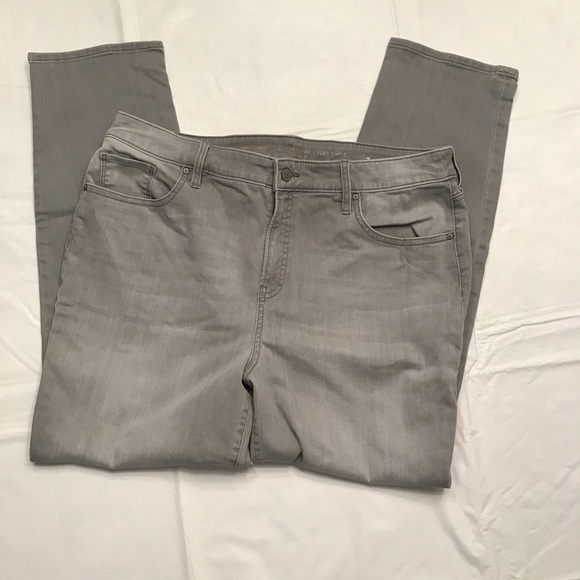 Chico’s So Slimming Slim Ankle Jeans Size 2.5 (14) Gray Wash - Picture 1 of 2